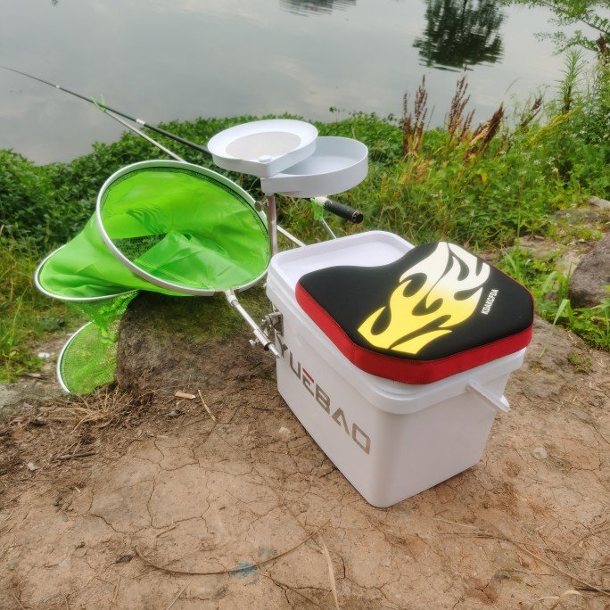 Free of light fishing tanks, small mini multi-purpose fishing buckets, 20-litre fishing tank gear